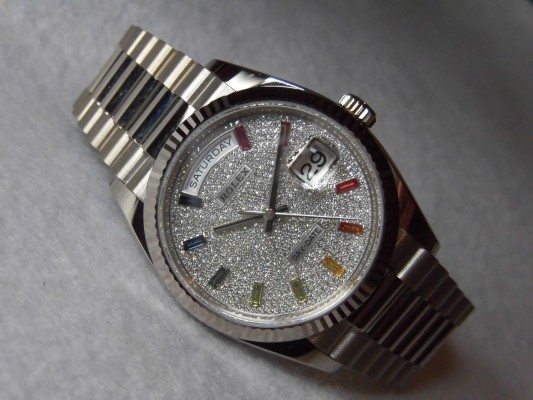 ロレックス Daydate Ref-128239 Pave Diamond Rainbow Dial（RD-52／2022年)の詳細写真1枚目