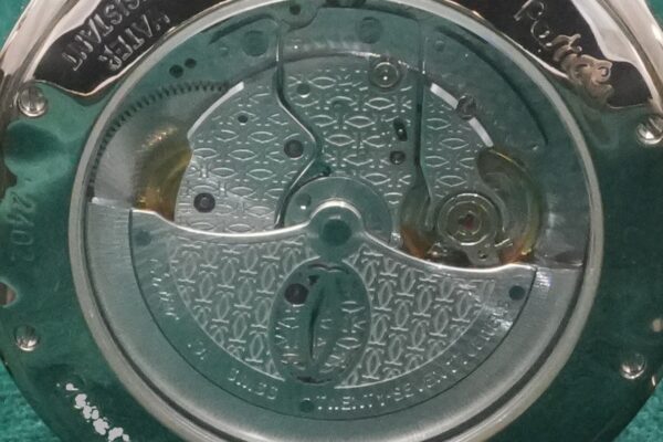 カルティエ 2402 PASHA GRID 38mm 18KWG（10／2000年前後)の詳細写真10枚目