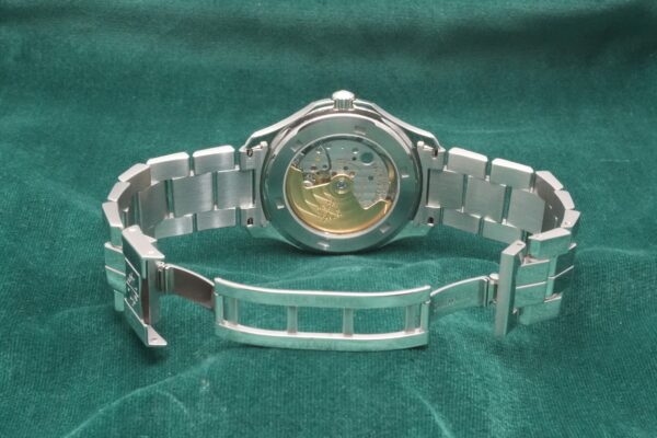 パテック・フィリップ AQUANAUT 5065/1A-010（15／2004年)の詳細写真6枚目