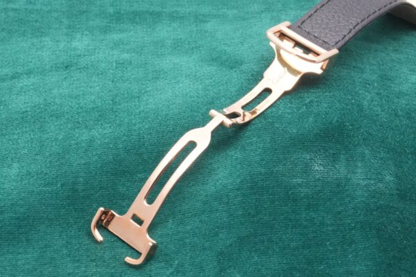 カルティエ  TONNEAU CPCP DUAL TIME YG 2805（21／2008年)の詳細写真7枚目