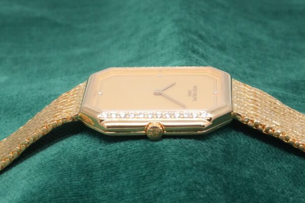 パテック・フィリップ GONDOLO Ref.3894 18KYG QUARTS（22／1982年)の詳細写真4枚目