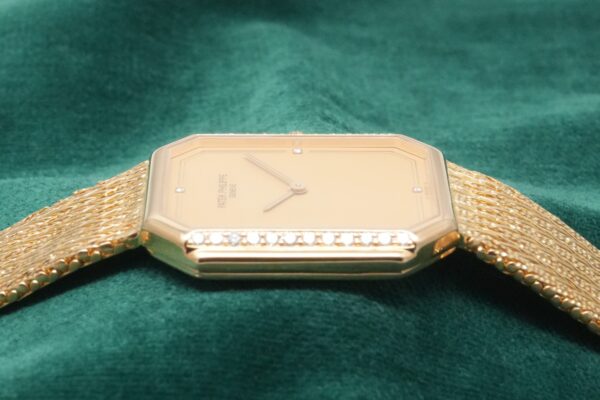 パテック・フィリップ GONDOLO Ref.3894 18KYG QUARTS（22／1982年)の詳細写真5枚目