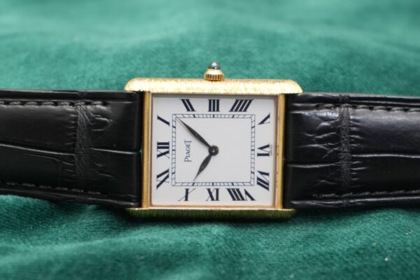 PIAGET TANK WHITE ROMAN DIAL REF.928749（PL02／1980s)の詳細写真3枚目