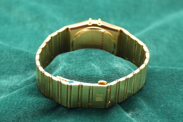 オメガ CONSTELLATION デイデイト DIAMOND BEZEL LAPIS LAZULI 18KYG QUARTZ（03／1990s)の詳細写真4枚目