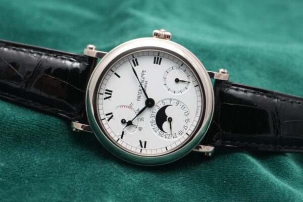 パテック・フィリップ PETIT COMPLICATION 5054G-001 MINT CONDITION（42／2000s)の詳細写真1枚目