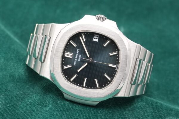 パテック・フィリップ NAUTILUS 5711/1A-010（41／2013年)の詳細写真1枚目