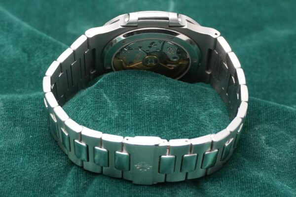 パテック・フィリップ NAUTILUS 5711/1A-010（41／2013年)の詳細写真4枚目