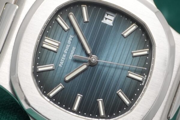 パテック・フィリップ NAUTILUS 5711/1A-010（41／2013年)の詳細写真7枚目