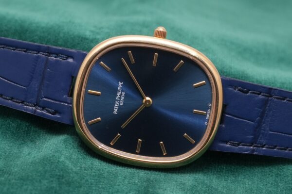 パテック・フィリップ GOLDEN ELLIPSE BLUE DIAL JUMBO 3738/100（43／1992年)の詳細写真1枚目