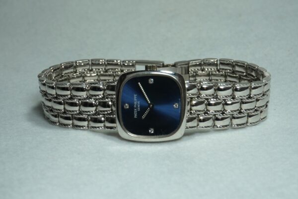 レディース パテック・フィリップ  BLUE DIAL 18KWG 4459（ML-30／1990ｓ)の詳細写真3枚目