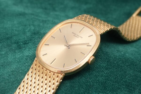 パテック・フィリップ GOLDEN CHAMPAGNE DIAL 3748/1（46／1978年)の詳細写真3枚目