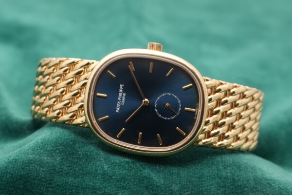 パテック・フィリップ GOLDEN ELLIPSE BLUE DIAL 3978/17（47／1990s)の詳細写真1枚目