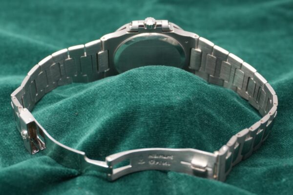 パテック・フィリップ NAUTILUS 3800/1‐001 PLATINUM（48／1995年)の詳細写真5枚目