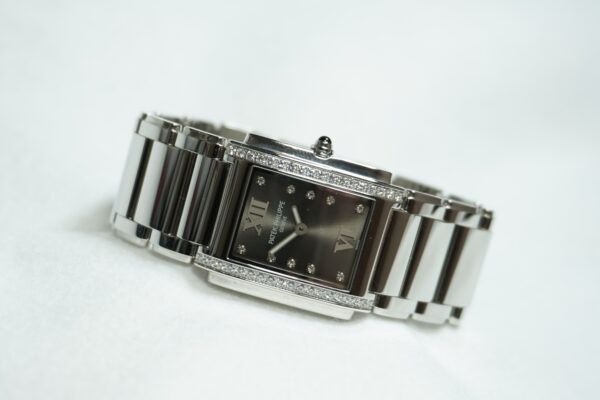 レディース パテック・フィリップ Twenty4 Gray Dial 4910 （ML-34-44／2011年)の詳細写真1枚目