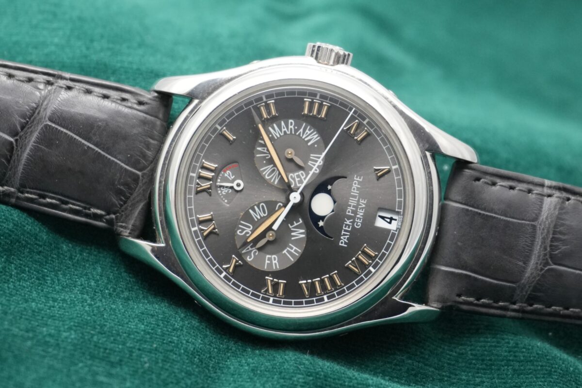 パテック・フィリップ ANNUAL CALENDAR PLATINUM REF.5056（60／2001年)