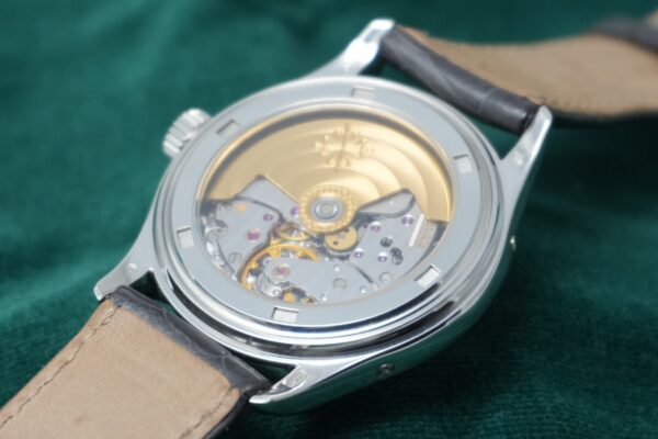 パテック・フィリップ ANNUAL CALENDAR PLATINUM REF.5056（60／2001年)の詳細写真7枚目