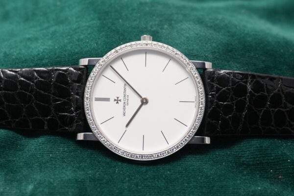 VACHERON CONSTANTIN ESSENTIALS REF. 33593/000G（11／2000s)の詳細写真2枚目