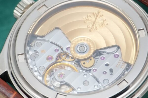 パテック・フィリップ COMPLICATED WATCHES ANNUAL CALENDAR 18KWG REF.5035（71-235／1997年)の詳細写真7枚目