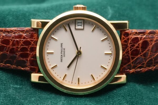 パテック・フィリップ カラトラバ YG AUTOMATIC DATE 5012 （72-28／1993年)の詳細写真2枚目