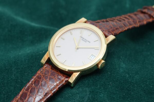 パテック・フィリップ カラトラバ YG AUTOMATIC DATE 5012 （72-28／1993年)の詳細写真3枚目