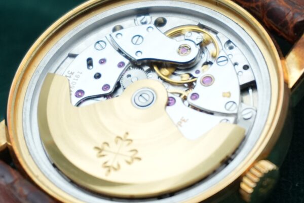 パテック・フィリップ カラトラバ YG AUTOMATIC DATE 5012 （72-28／1993年)の詳細写真7枚目