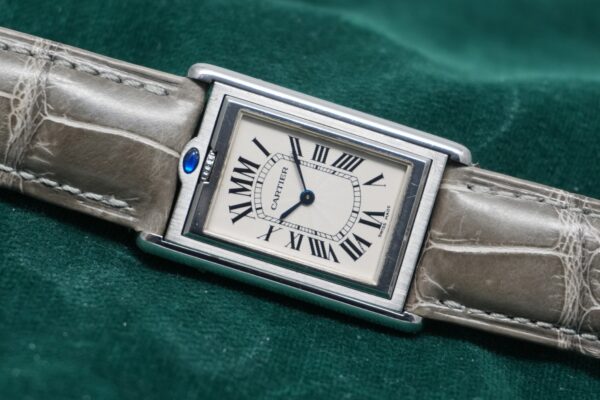 カルティエ TANK BASCULANTE MILLENNIUM EDITION REF. W1014458 WITH ORIGINAL BOX & GUARANTEE（40／1999年)の詳細写真1枚目