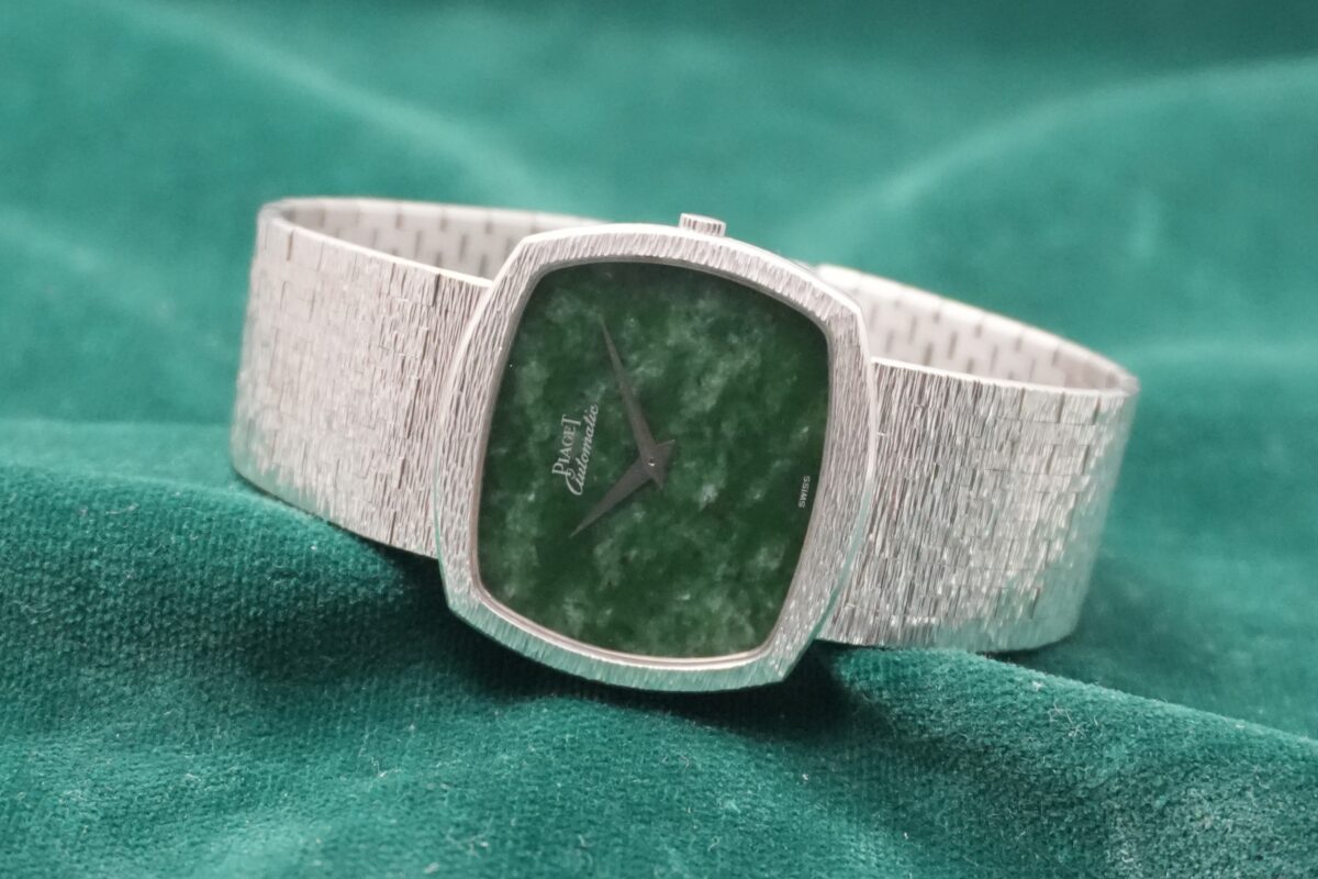 PIAGET LEGENDE COUSSIN WG JADE DIAL 12731A6（07／1970s)