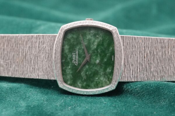 PIAGET LEGENDE COUSSIN WG JADE DIAL 12731A6（07／1970s)の詳細写真2枚目