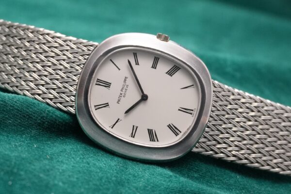 パテック・フィリップ GOLDEN ELLIPSE GRAND SIZE 3589 WG（73／1974年)の詳細写真1枚目